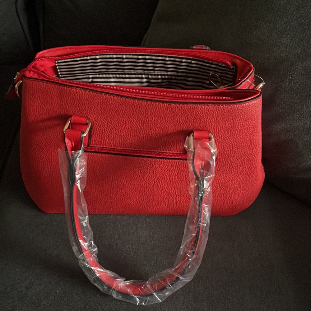 Red purse - Picture 4 of 5